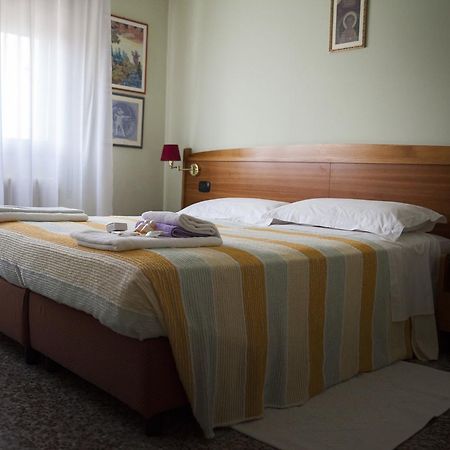 Hotel Trieste Pontelongo Exterior foto